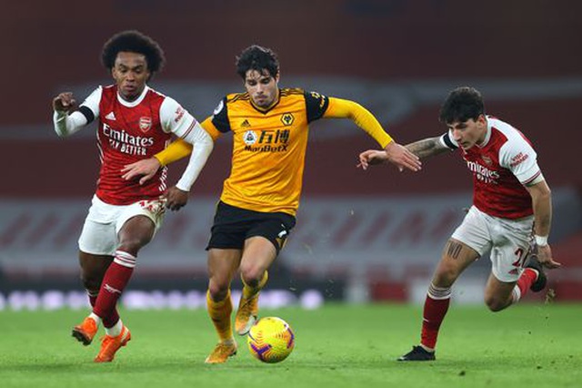 Thua Wolves, Arsenal bị top 4 nới rộng khoảng cách thành 11 điểm?
