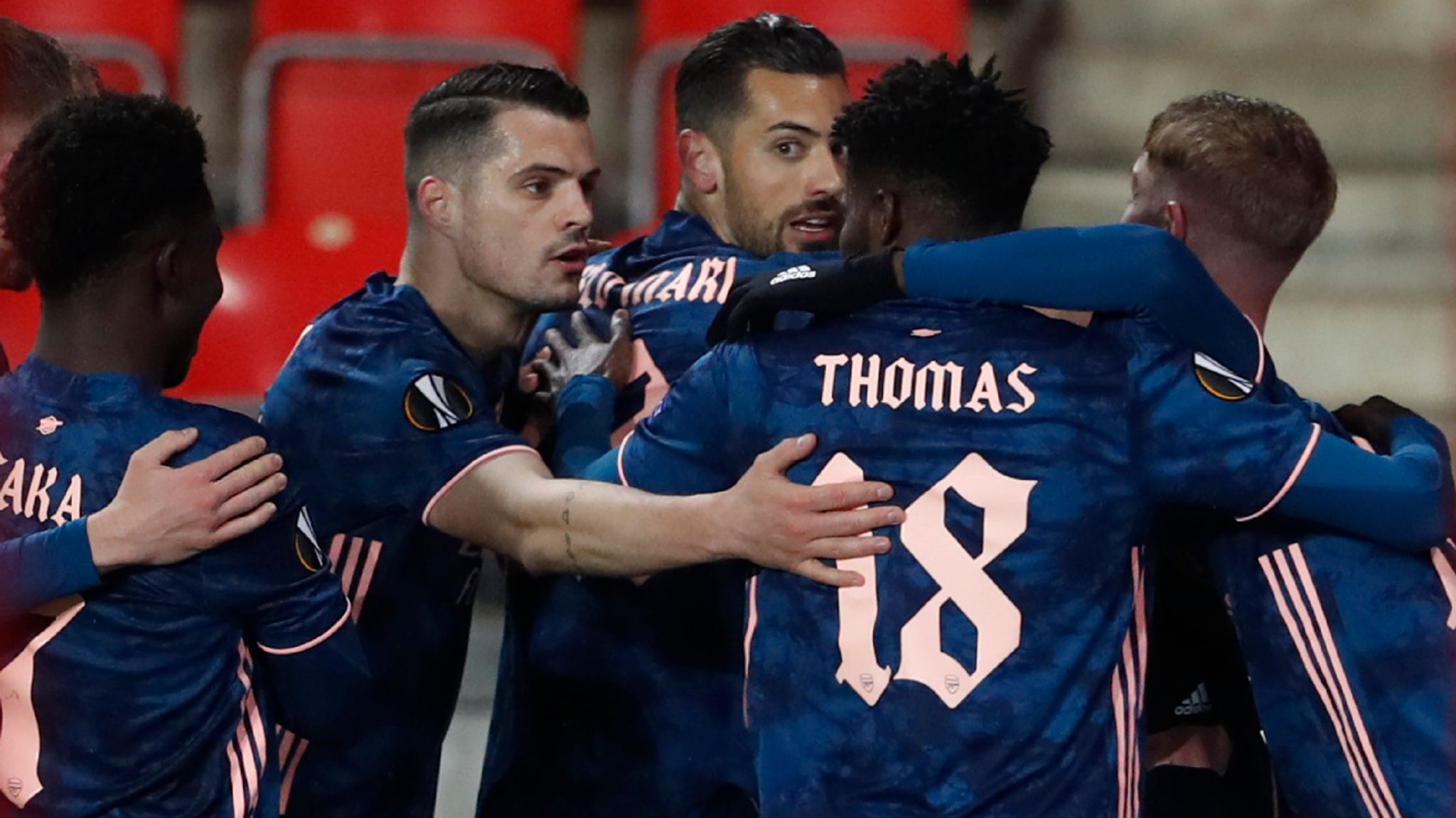 Gặp lại ‘người cũ’ ở bán kết Europa League, fan Pháo thủ lên tiếng: ‘Cẩn thận với lão già Unai’