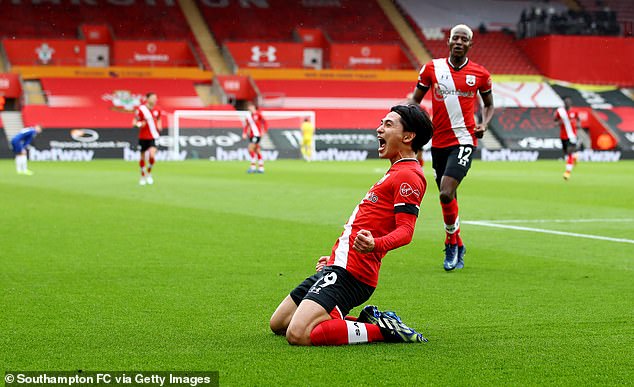 Minamino tỏa sáng, Southampton tìm lại mạch thăng hoa?