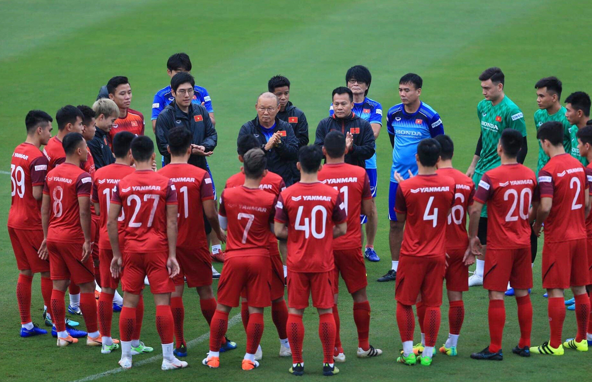 Các tân binh lần đầu ‘ăn cơm tuyển’ có thể trụ lại được với thầy Park?