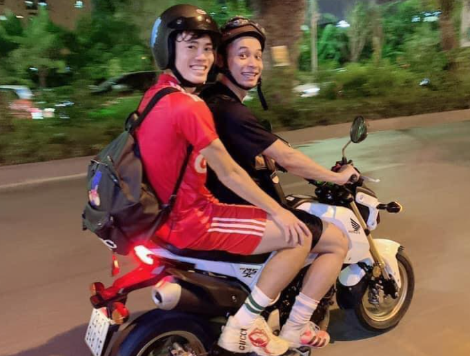 Hậu đám cưới Công Phượng, Văn Toàn đi đá phủi cùng Độ Mixi
