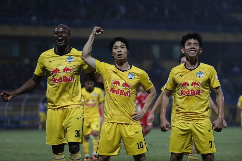 Công Phượng lập siêu phẩm giúp HAGL ‘lên đỉnh’, triệu fan ngất ngây: ‘Mùa giải kết thúc ở đây được rồi’